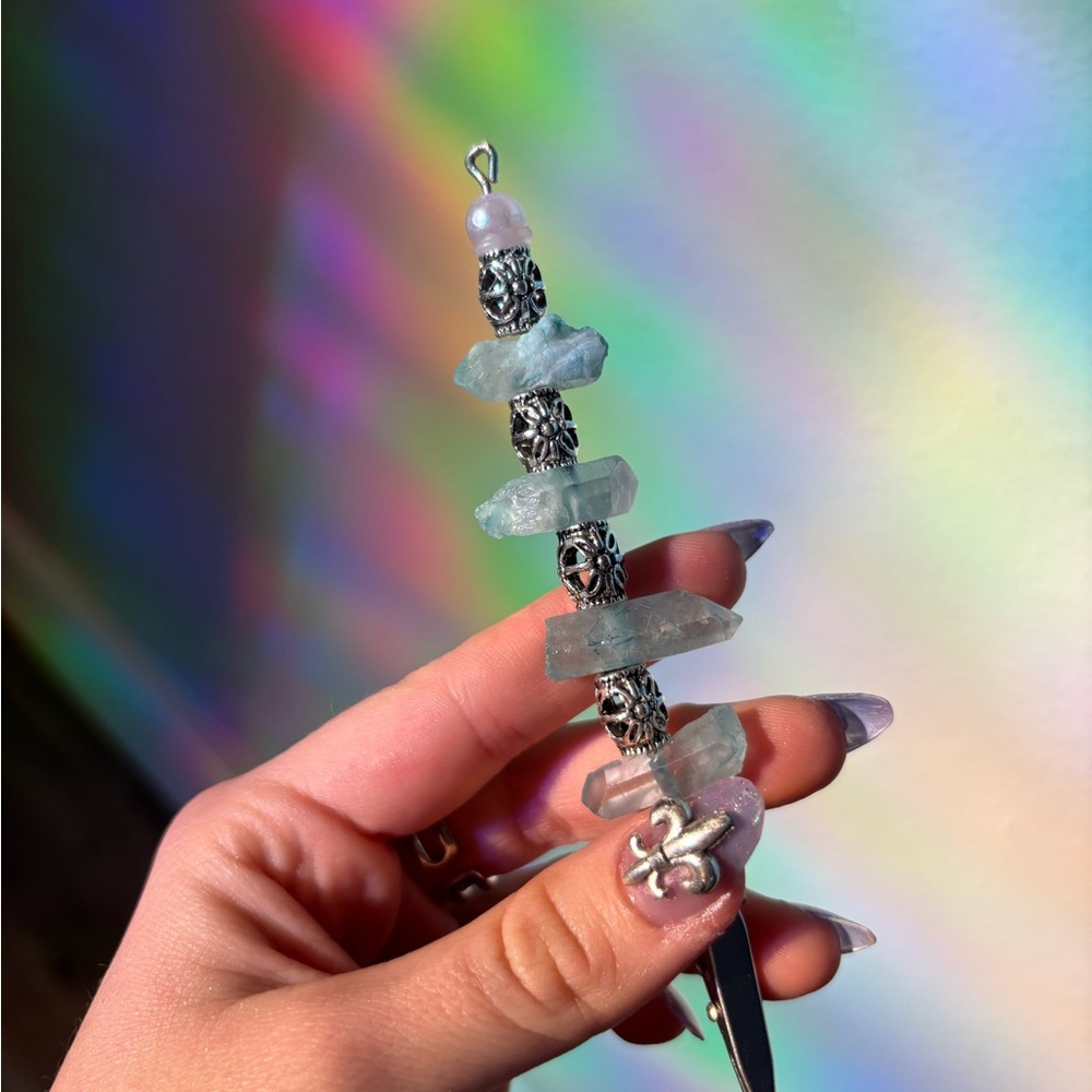 Silver and Blue Crystal Blunt clip